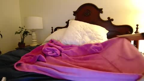 hotblondemilf1962 online show from March 12, 4:19 am