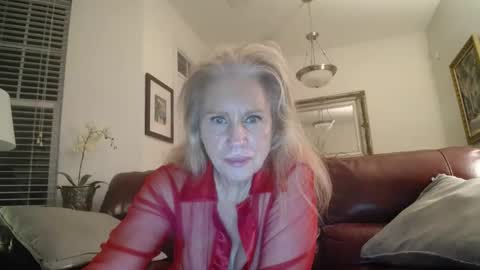 hotblondemilf1962 online show from September 21, 9:46 am