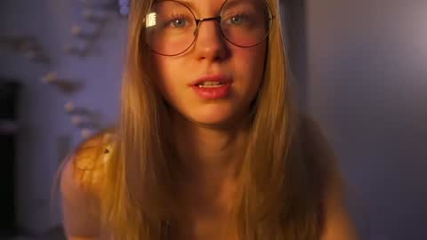 NICK AND NORA online show from February 6, 11:20 am