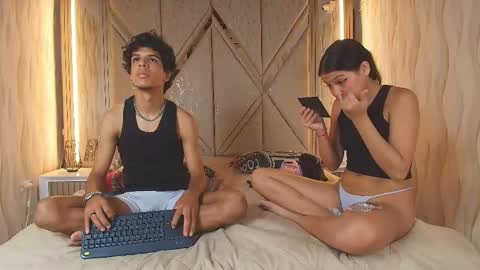hotcouple_222 online show from May 22, 2:02 pm