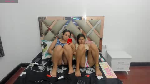 hotcouplelatina2003 online show from June 24, 7:59 am