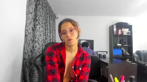 hotcouplelatina2003 online show from February 3, 12:25 am