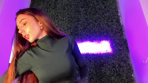 hotfallingdevil online show from March 26, 9:14 am