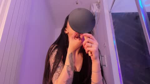 hotfallingdevil online show from February 20, 6:13 am