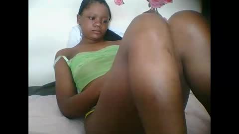 Snapshot of hotjeylee chatting on October 19, 7:40 pm LOYCE online show from October 19, 7:40 pm