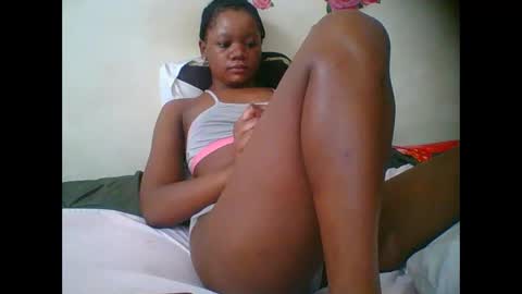 Snapshot of hotjeylee chatting on October 23, 3:19 am LOYCE online show from October 23, 3:19 am