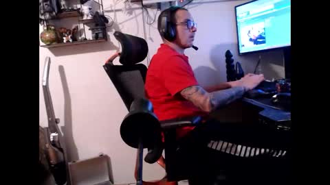 hotkinkytat online show from December 3, 2:09 am