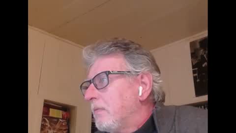 Snapshot of hotlux_54 chatting on December 21, 11:34 pm hotlux_54 online show from December 21, 11:34 pm