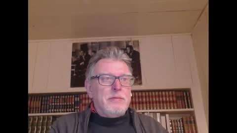 Snapshot of hotlux_54 chatting on February 15, 5:28 pm hotlux_54 online show from February 15, 5:28 pm