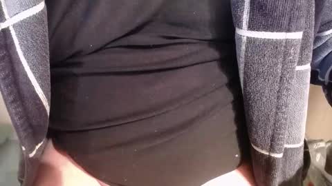 Snapshot of hotlux_54 chatting on December 9, 9:39 am hotlux_54 online show from December 9, 9:39 am