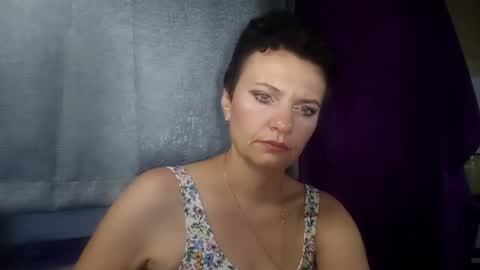 hotmamaqueen234 online show from August 9, 10:14 pm