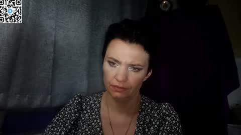 hotmamaqueen234 online show from June 7, 9:09 pm