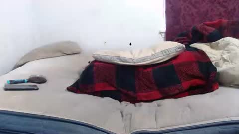 hotmodel1984 online show from October 21, 5:05 pm