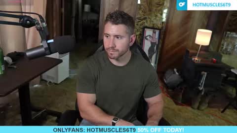 hotmuscles6t9 online show from October 14, 8:12 pm