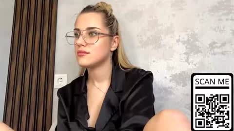 hotmusex online show from June 11, 1:20 pm