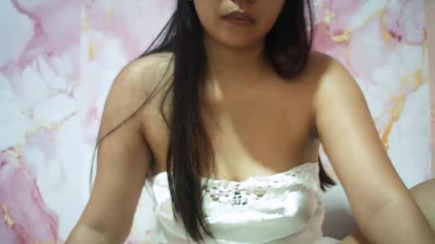 hotpink4u04 online show from June 30, 10:29 pm