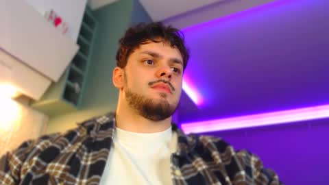 Snapshot of hotpolishsausage chatting on September 25, 12:17 am Jason online show from September 25, 12:17 am