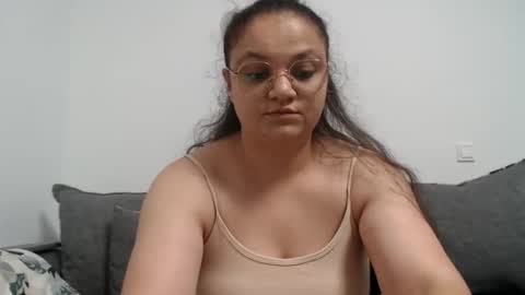 hotpussy4you23618 online show from June 7, 9:42 pm
