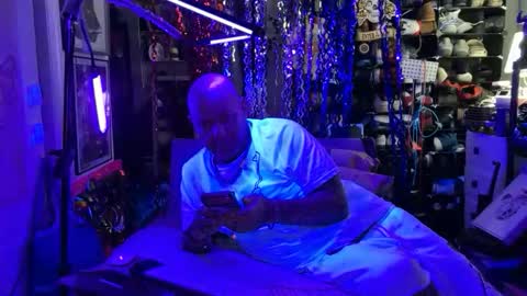 hotstuff775616 online show from June 1, 1:51 am