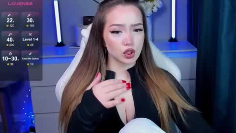 hello Im Eva online show from November 9, 2:53 pm