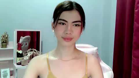 hottestdella69 online show from January 19, 6:45 am