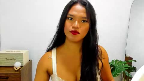 Maxine online show from October 17, 6:28 am