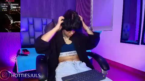 Juls online show from July 20, 7:04 pm