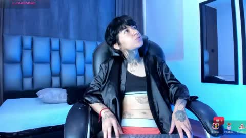 Juls online show from May 21, 7:42 pm