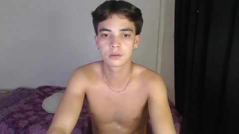 hottiespydie online show from January 13, 8:38 pm