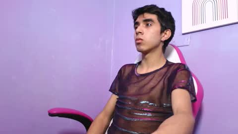 hottiie_guy online show from December 16, 2:34 pm