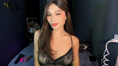 Hi i am Jane half vietnamese and half pinay and would like to meet good person here XOXO online show from May 25, 7:09 pm