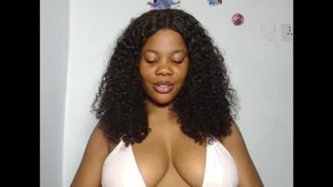 hotty_lora889 online show from September 9, 10:37 am