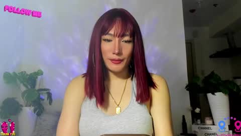 crishinahotty online show from February 15, 10:33 am