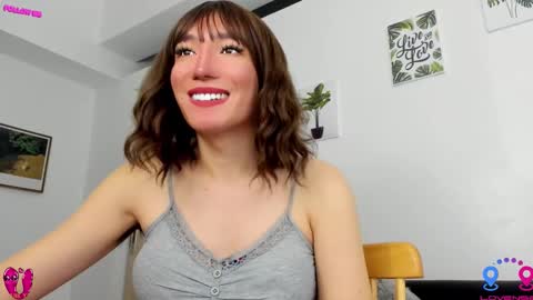 crishinahotty online show from October 6, 8:32 am