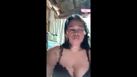 hottyislandmommy online show from April 28, 7:45 am