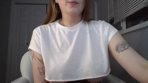 hotwifelili online show from May 23, 2:40 am