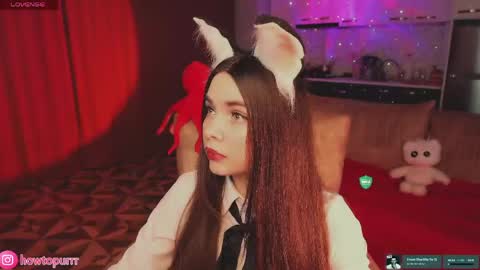 Mia online show from April 12, 5:17 pm