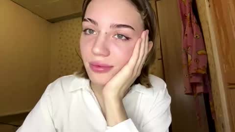 Chloe online show from January 15, 2:15 pm