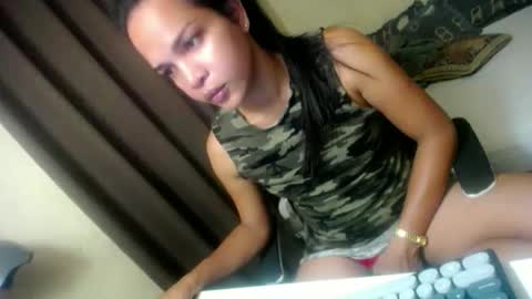 Snapshot of hugcock69_precious chatting on September 12, 7:32 am Precious online show from September 12, 7:32 am