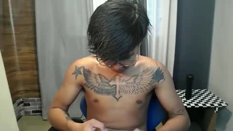 hugecockchristian online show from October 26, 5:19 am