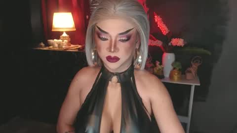 Christine online show from July 4, 5:16 pm