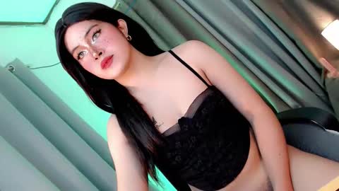 Yhanie online show from February 20, 12:10 am