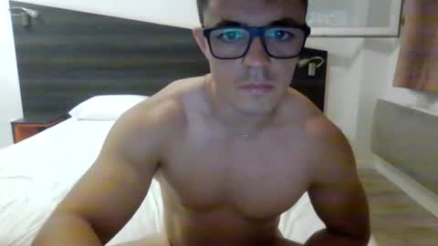 hughjaegg online show from June 22, 9:33 pm