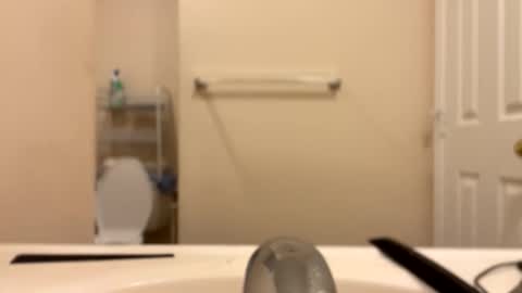 hungbwc99999 online show from November 20, 12:04 pm