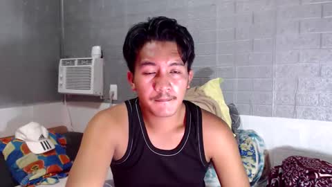 hunkylloyd online show from April 7, 4:58 am