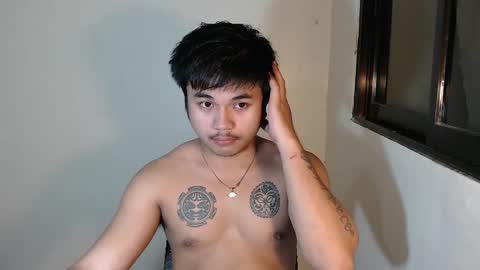 hunkyzeus online show from January 4, 4:11 pm