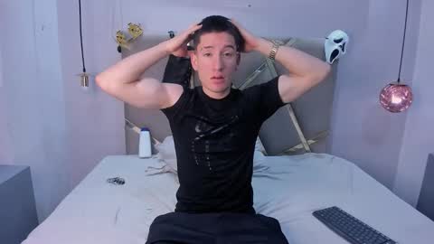 Snapshot of hunterheat_ chatting on October 11, 12:21 pm hunterheat_ online show from October 11, 12:21 pm