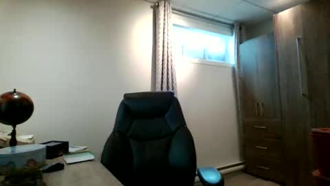 Snapshot of hurley7890 chatting on February 18, 6:04 pm hurley7890 online show from February 18, 6:04 pm