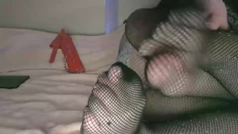 hushandhold online show from May 23, 8:38 pm