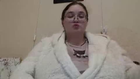 Snapshot of i_fucked_u_yesterday chatting on September 28, 7:34 pm Dominika online show from September 28, 7:34 pm